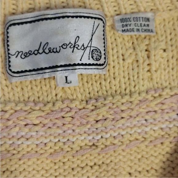 VTG 70s Yellow Pink Floral Cable Knit Vneck Sweater Large *Fits like Small - Picture 12 of 16